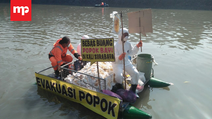 Sisir Kali Surabaya, Tim Ecoton Temukan 2,5 Kuintal Limbah Popok Bayi