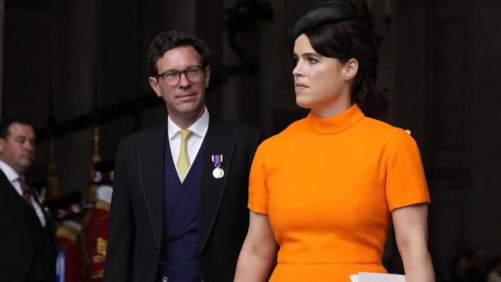 Putri Eugenie Punya Tato di Belakang Telinga
