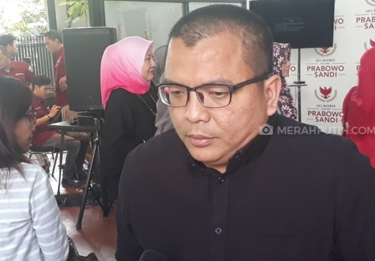 Denny Indrayana Dinonaktifkan dari Wakil Presiden Kongres Advokat Indonesia