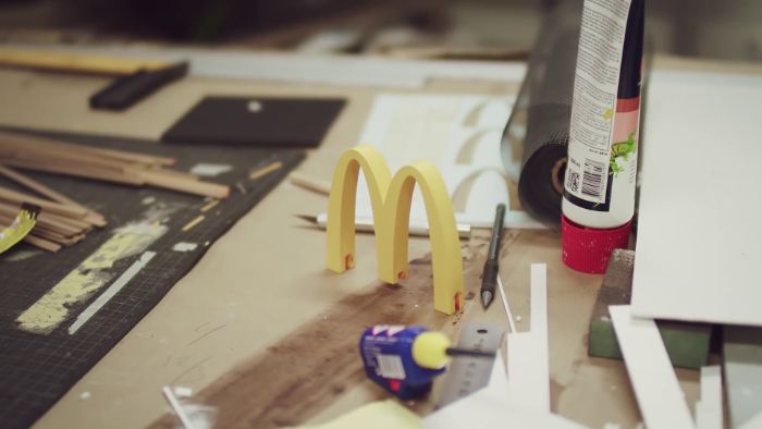 Terkecil di Dunia, Siapa yang Bisa Muat ke Restoran Cepat Saji Ini?