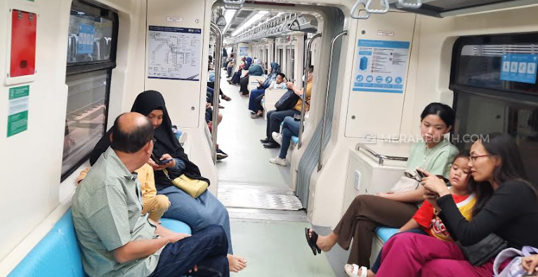 Hari Ketiga Diresmikan Jokowi, Ada 65.375 Penumpang Gunakan LRT Jabodebek