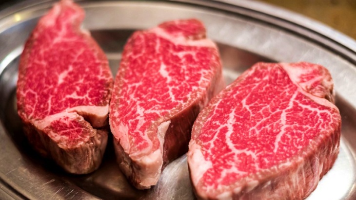 Sekolah di Jepang Menyajikan Daging Kobe Gratis untuk Makan Siang