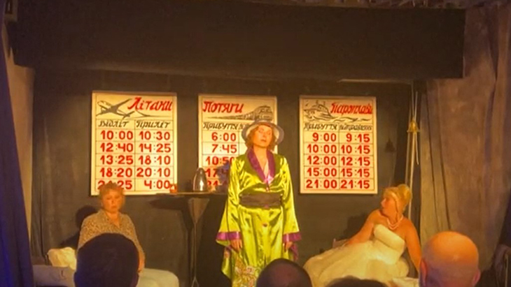 Di Pengungsian, Aktor Teater Ukraina kembali ke Panggung 