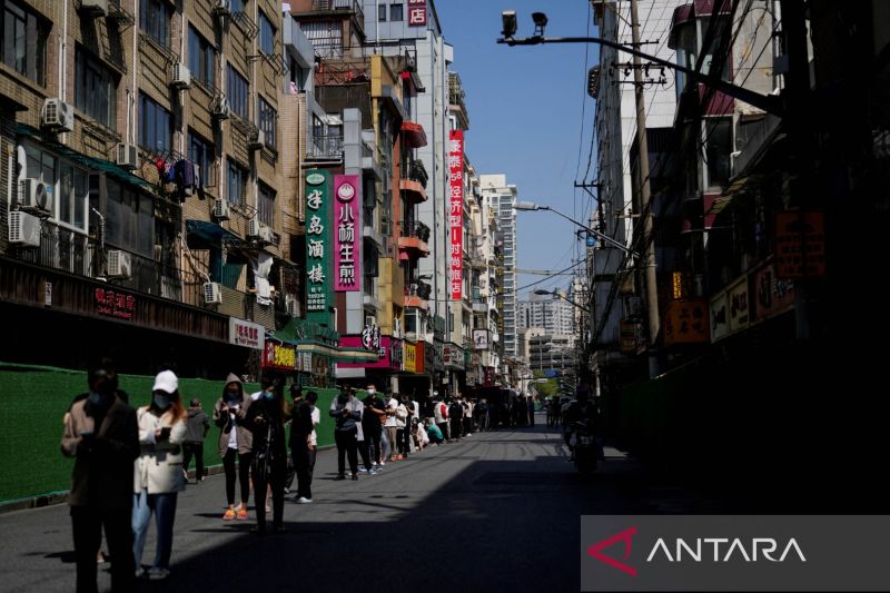 Angka Kematian Pasien COVID-19 di Shanghai Meningkat