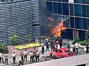 20 Unit Damkar Diterjunkan Atasi Kebakaran Gedung Kemenkumham