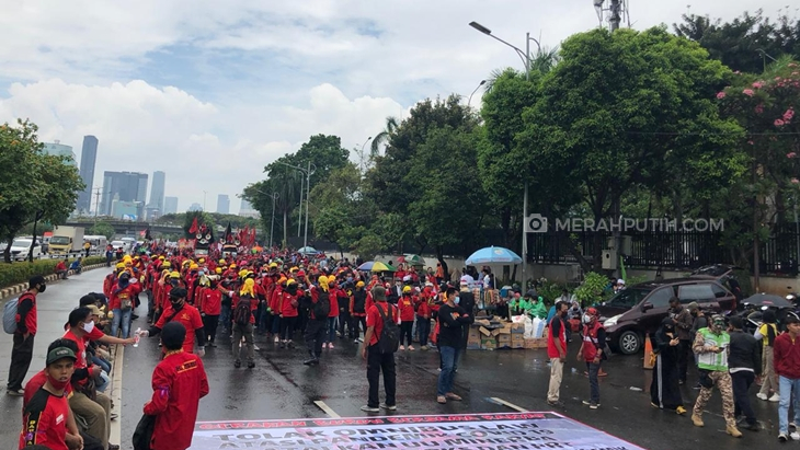 Demo Tolak Omnibus Law di DPR, Buruh Khawatir Kehilangan Pekerjaan