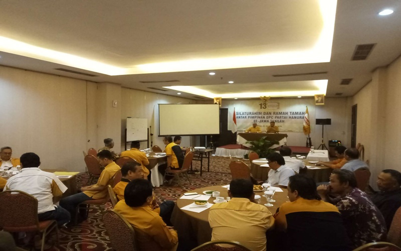 13 DPC Hanura Jateng desak OSO mundur dari jabatan ketua umum partai