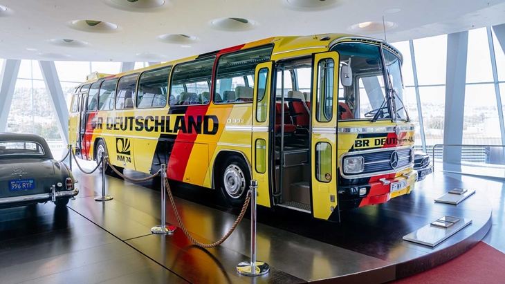 Tampilan Bus Tim Sepak Bola pada Piala Dunia 1974