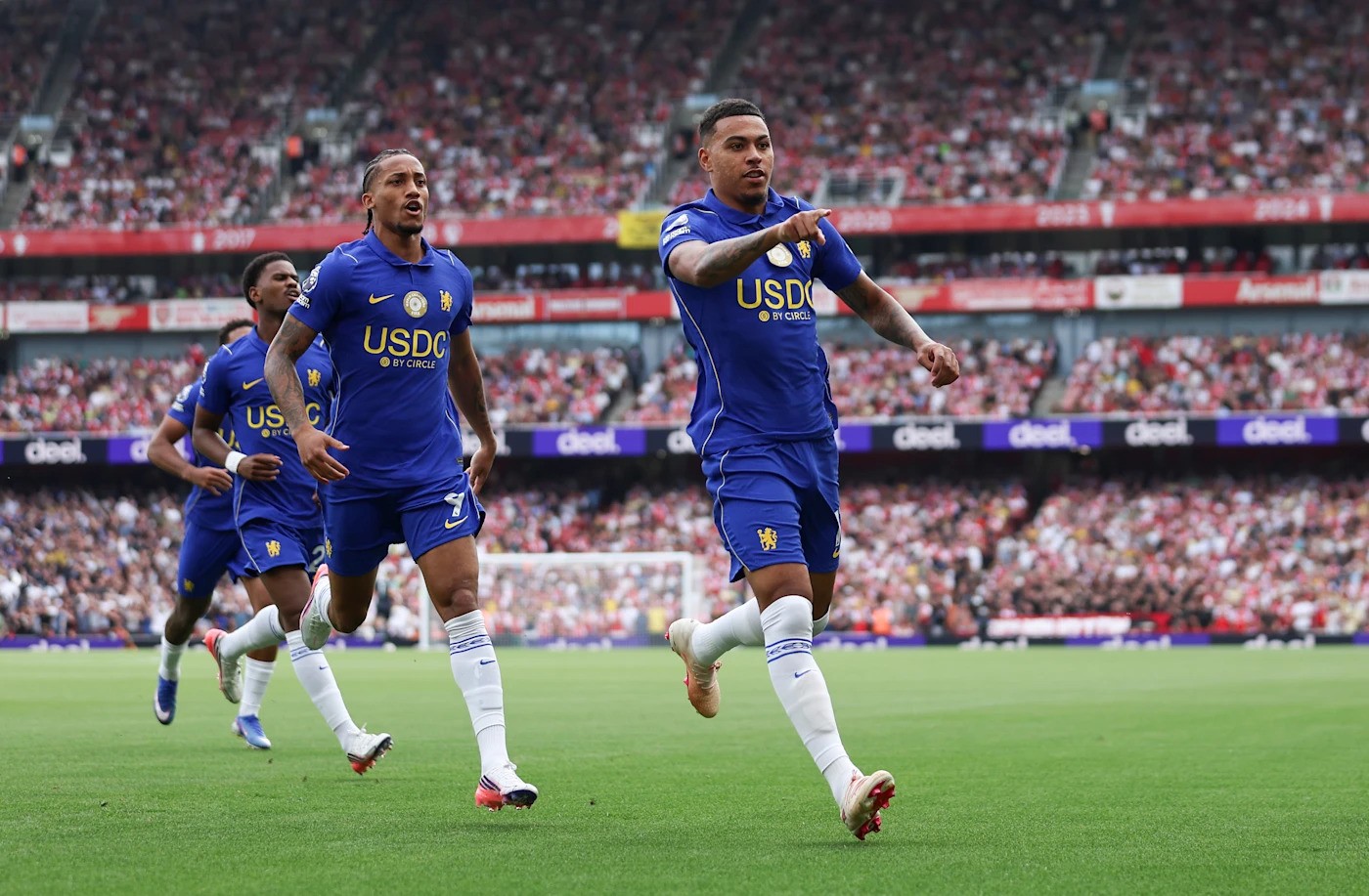 Pilih Gabung Chelsea, Morgan Rogers Malah Jadi Saksi Dominasi Arsenal di Derby London