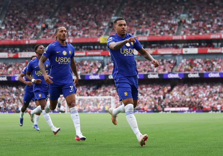 Pilih Gabung Chelsea, Morgan Rogers Malah Jadi Saksi Dominasi Arsenal di Derby London