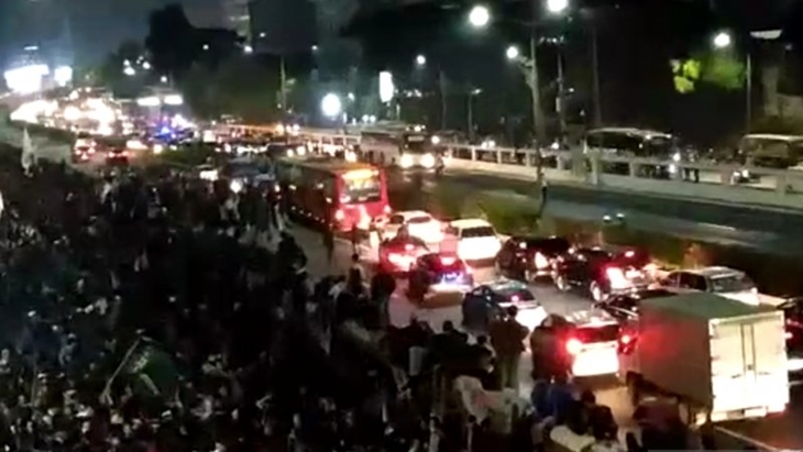 Aksi Massa di depan DPR. (Antaranews)