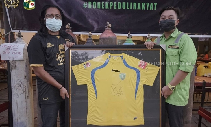 Jersey Pemain Persebaya Laku di Harga Rp 130 Juta untuk Amal