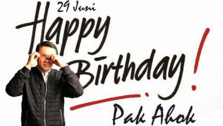 Ulang Tahun ke-51, Ahok Dapat Hadiah Buku 