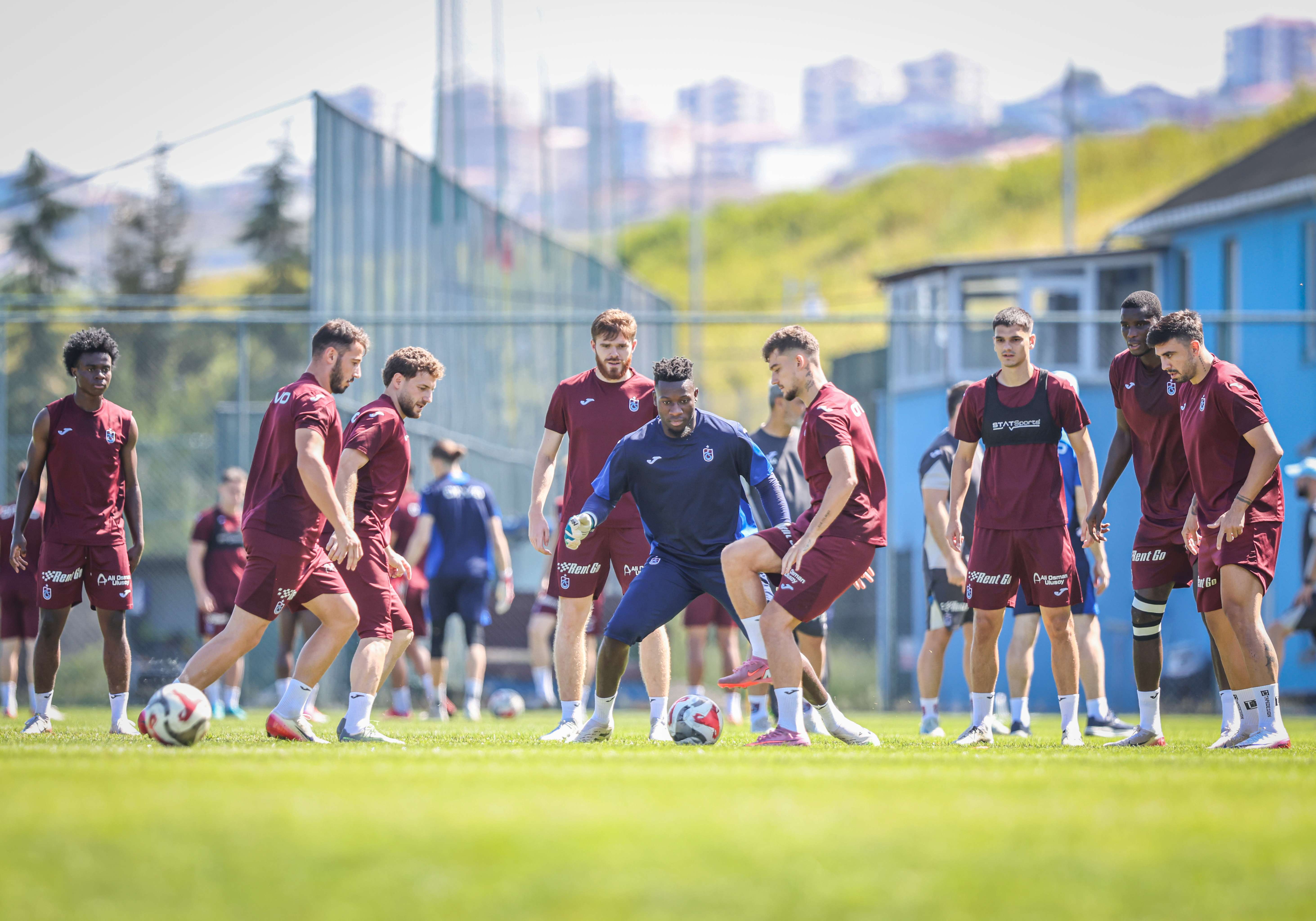 Andre Onana Jalani Debut Pahit di Trabzonspor: Tepis Tembakan Mantan Rekan Setim, Malah Kebobolan Gol Konyol