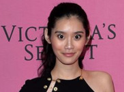 Gubrak! Model ini Terjatuh saat Victoria's Secret Fashion Show 2017
