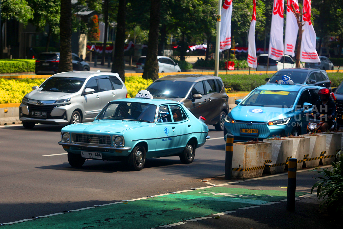 Mengintip Konvoi Mobil Bluebird Ikonik Holden Torana Peringati HUT ke-80 RI