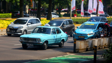 Mengintip Konvoi Mobil Bluebird Ikonik Holden Torana Peringati HUT ke-80 RI