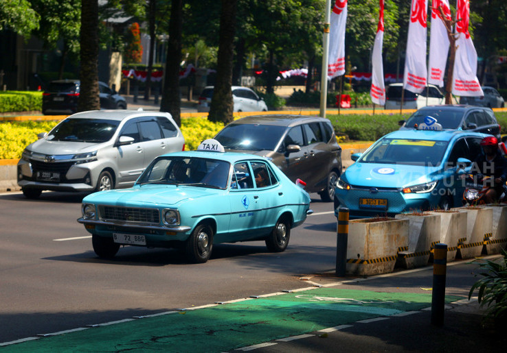 Mengintip Konvoi Mobil Bluebird Ikonik Holden Torana Peringati HUT ke-80 RI