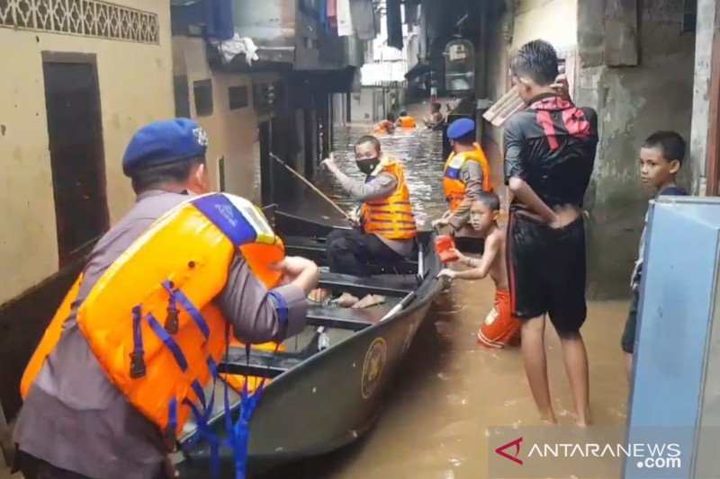 618 Warga Kampung Melayu Masih Mengungsi