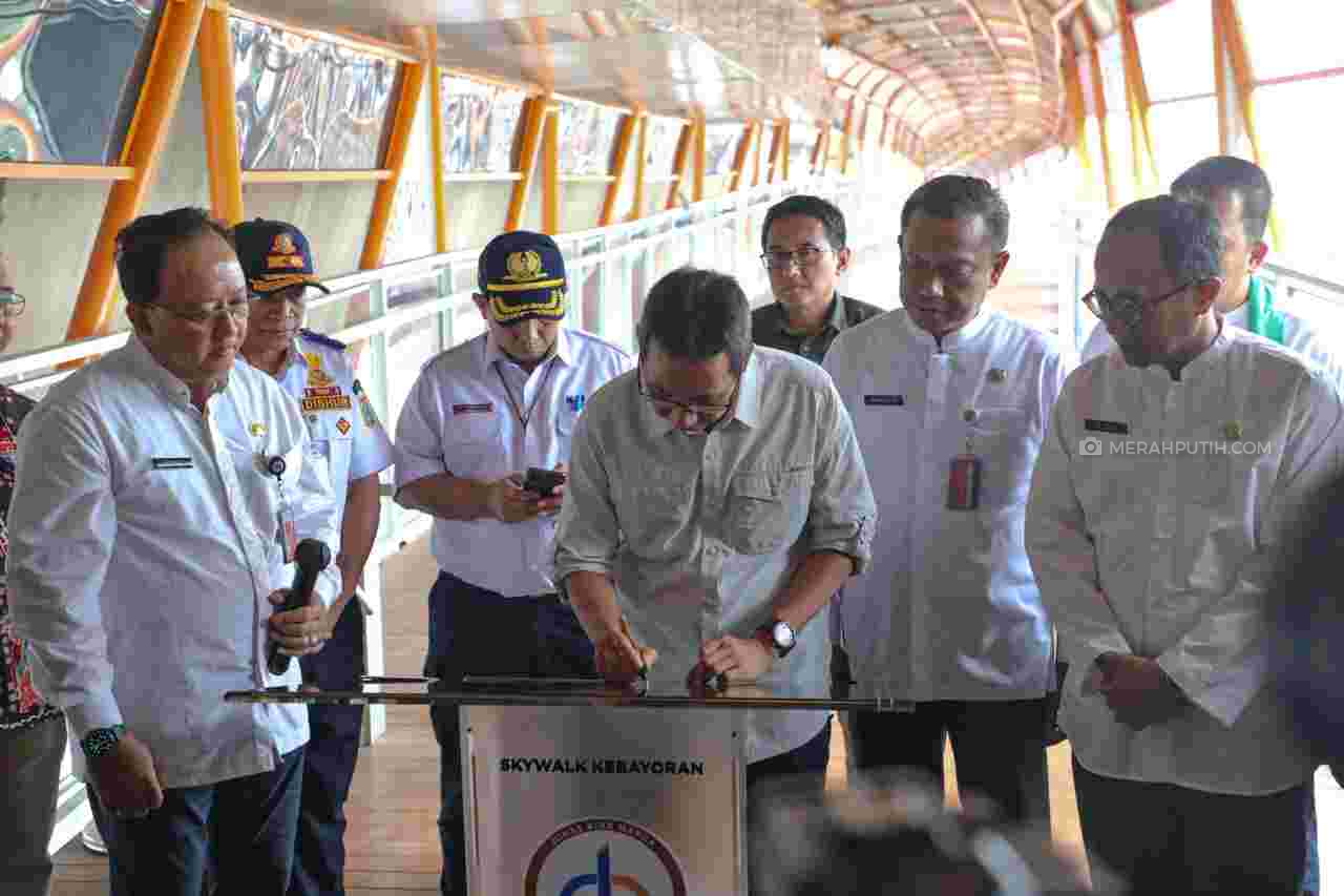 Resmikan Skywalk Kebayoran Lama, Pj Heru: Tolong Dirawat dan Dijaga