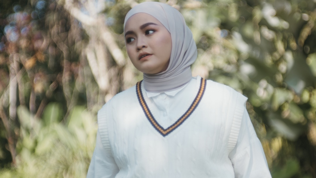 Nuansa Kehangatan Ramadan dalam Video Musik 'Rumah' Salma Salsabil