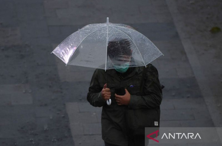 Prakiraan Cuaca Jumat (24/11): DKI Jakarta Hujan pada Malam Hari