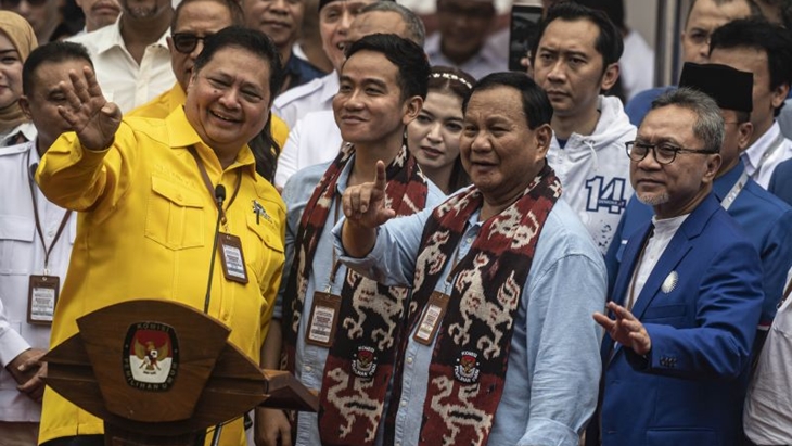 Survei: Gibran Jadi Cawapres Prabowo, Dukungan untuk Ganjar Menyusut
