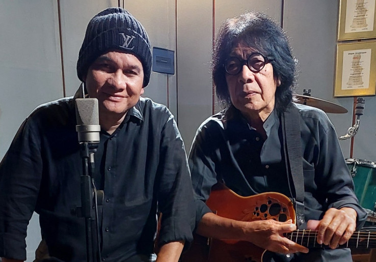 Lirik 'Pujangga Cinta', Lagu Ade Hubart Bareng Idolanya Dewa Gitar Indonesia Ian Antono