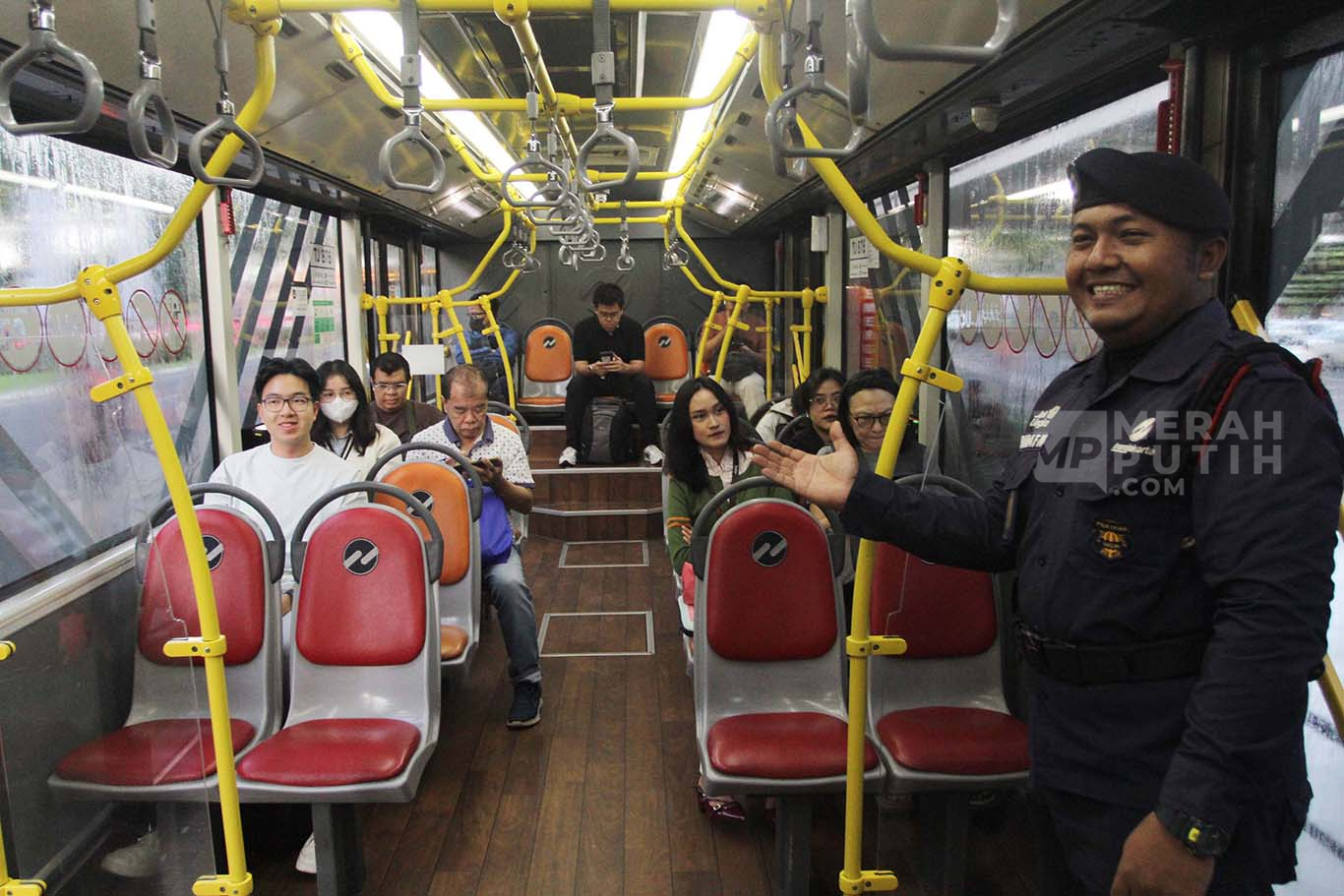 Dukung Progran Transportasi Umum Gratis 15 Golongan, Bank DKI Terbitkan JakMob