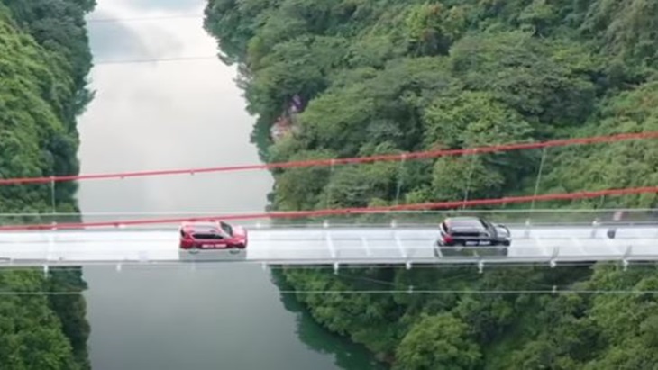 Lagi, Jembatan Kaca di Tiongkok Pecahkan Rekor Dunia