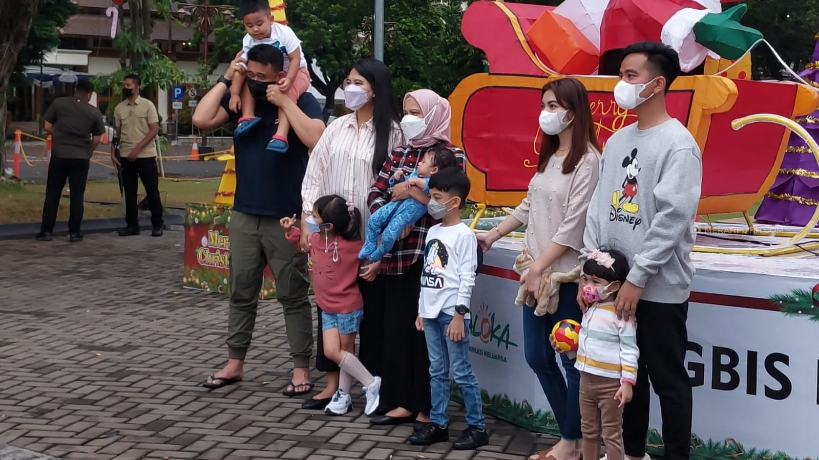 Iriana Jokowi Ajak Kelima Cucu dan Mantu Piknik Keliling Solo