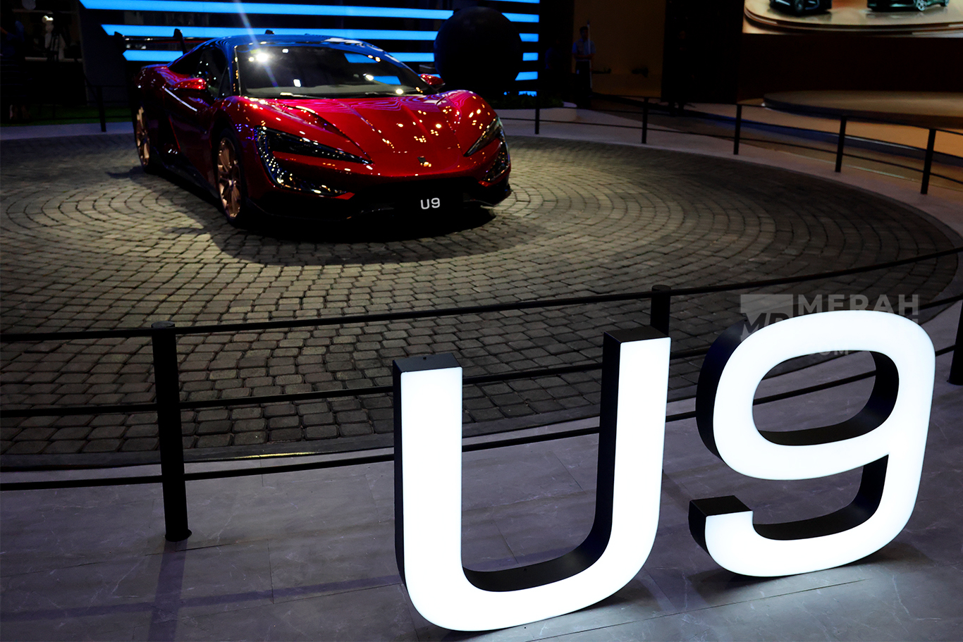 Supercar Listrik BYD Yangwang U9 Mejeng di Ajang Otomotif GIIAS 2025