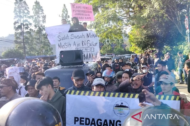 PKL Puncak Digusur, Pemkab Bogor Alihkan Kendaraan ke Rest Area Gunung Mas