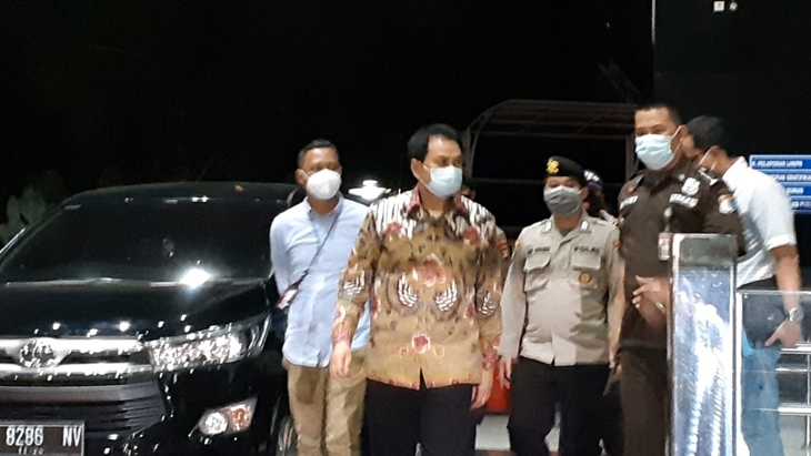 KPK Menciduk Azis Syamsuddin di Rumahnya