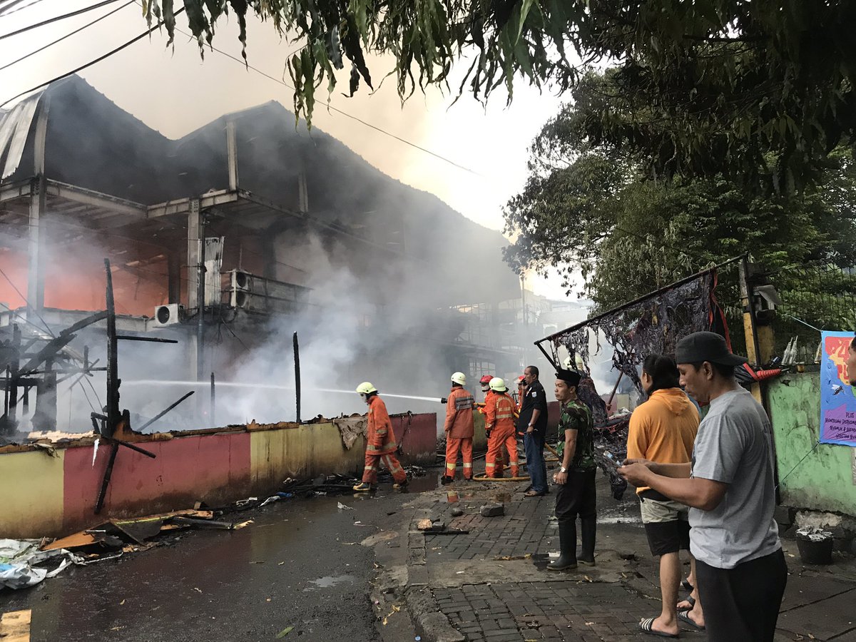 Pasar Blok A Jaksel Terbakar, 414 Kios Hangus