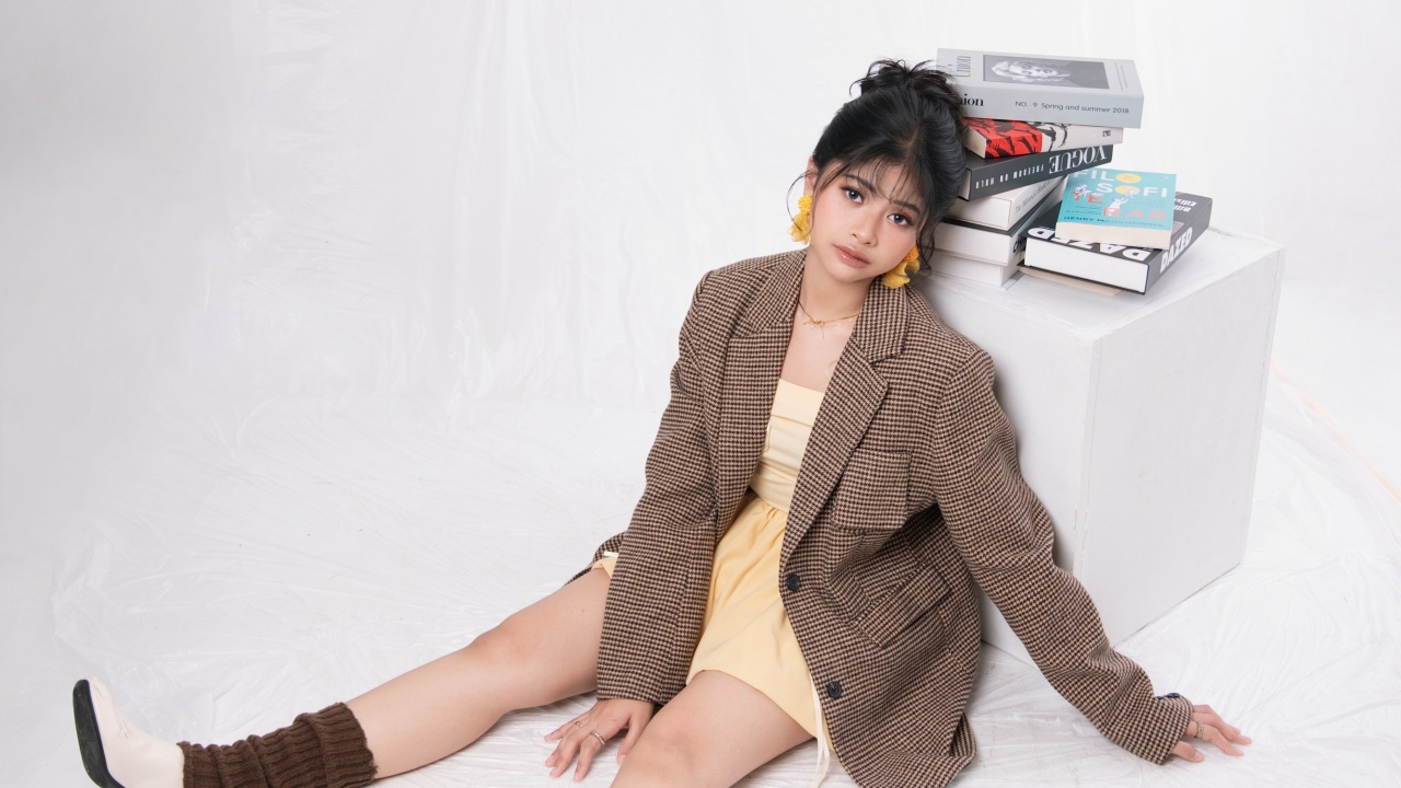 Shakirra Vier Ceritakan Pengalaman Cinta Pertama di Lagu 'Tatap Mata', Simak Lirik Lengkapnya