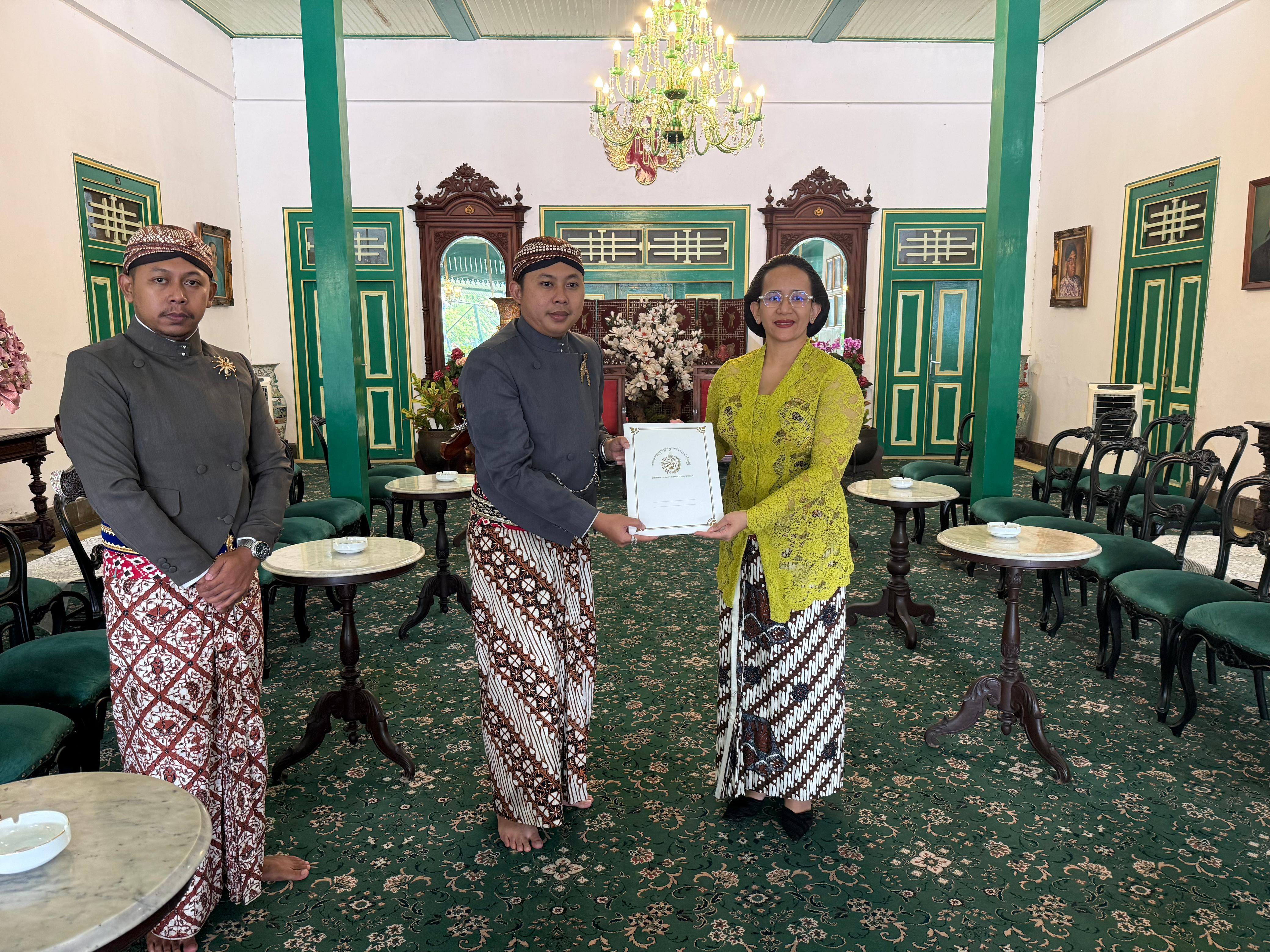 Gelar Upacara Adat Kenaikan Tahta Paku Buwono XIV, Sultan Yogyakarta Diundang