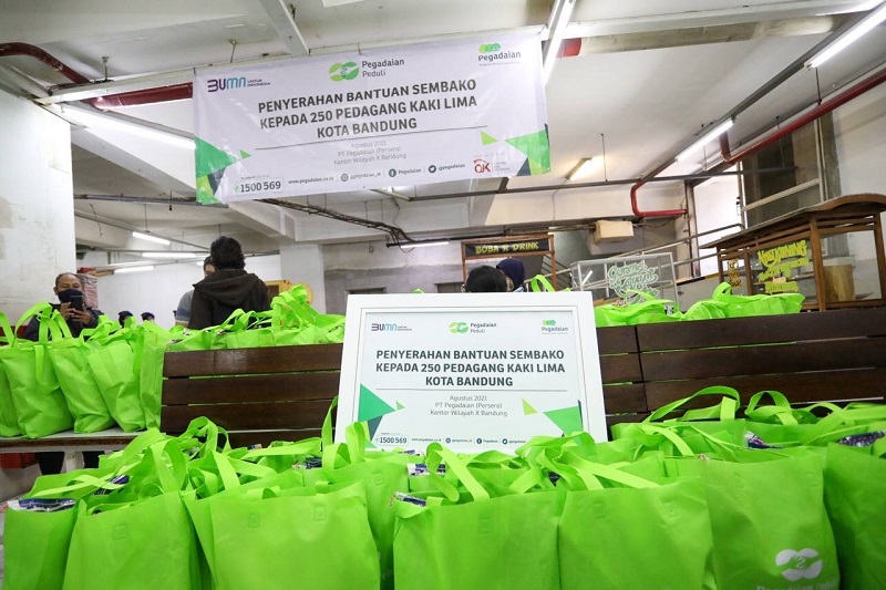 Bantuan beras. (Foto: Humas Kota Bandung)