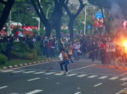 Demo ‘Revolusi Rakyat’ Dekat DPR Ricuh, Penumpang KRL Tujuan Serpong dan Rangkasbitung Diminta Hindari Stasiun Palmerah 