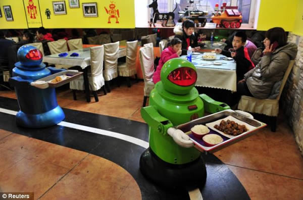 Restoran Robot (dailymail.co.uk)