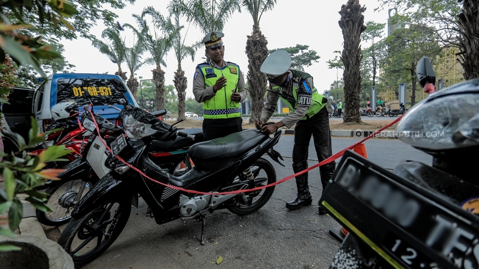 Chip dan QR Code untuk Pantau Keaslian Pelat Kendaraan