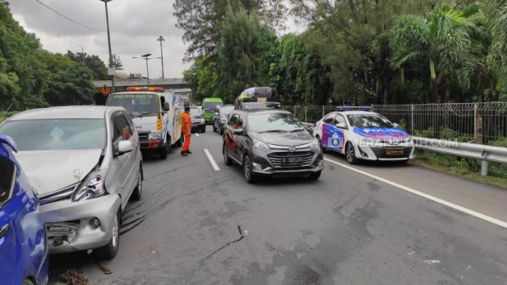Penyebab Kecelakaan Beruntun di Tol Dalam Kota Semanggi
