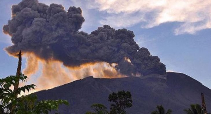 Gunung Gamalama dari Batu Angus, Ternate (foto- Instagram @yeni_kuswantini)