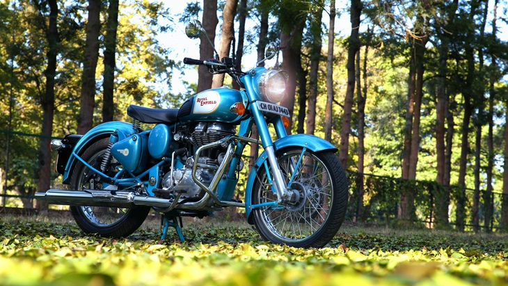 Belajar Mengendarai Motor Saat WFH, Pakai yang Manual