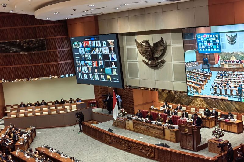 DPR Sahkan Perppu Cipta Kerja