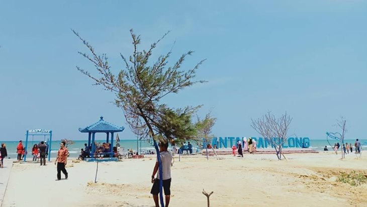 pantai camplong