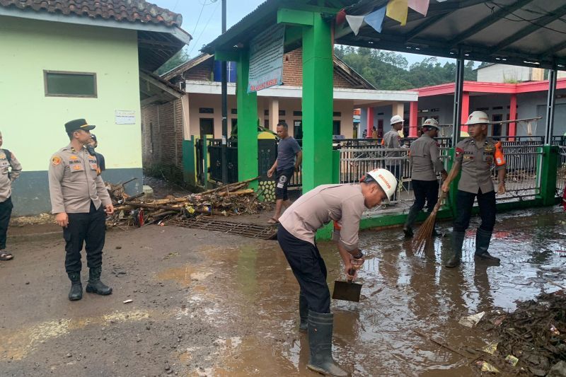Tidak Ada Korban Jiwa dalam Banjir Bandang di Banyuresmi Garut, BPBD Kerahkan Tim Gabungan Tanggulangi Dampak