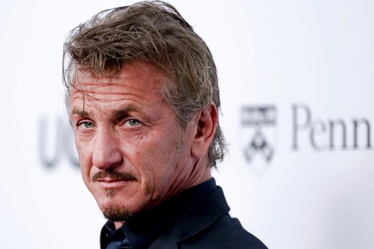Sean Penn Curhat Selama di Ukraina dan Melintasi Perbatasan Polandia