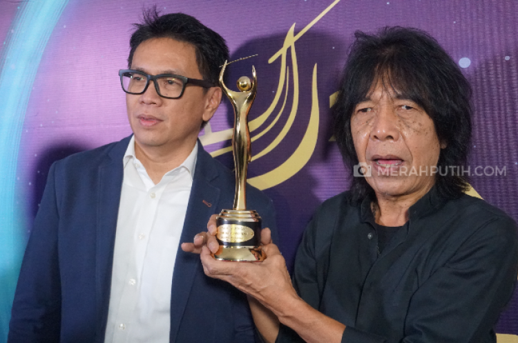 Meski Telah Senja, God Bless Tetap Berjaya di Ami Awards 2017