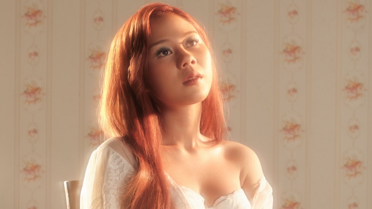 Perjalanan Dewasa Nadin Amizah dalam Album 'Untuk Dunia, Cinta, dan Kotornya'